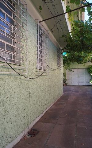 Casa à venda com 340m², 5 quartos e 3 vagasEntrada Garagem