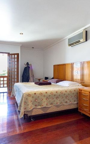 Casa à venda com 600m², 4 quartos e 6 vagas Casa à venda com 600m², 4 quartos e 6 vagasSuíte 1
