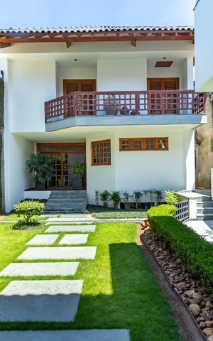 Casa à venda com 600m², 4 quartos e 6 vagas Casa à venda com 600m², 4 quartos e 6 vagasQuintal