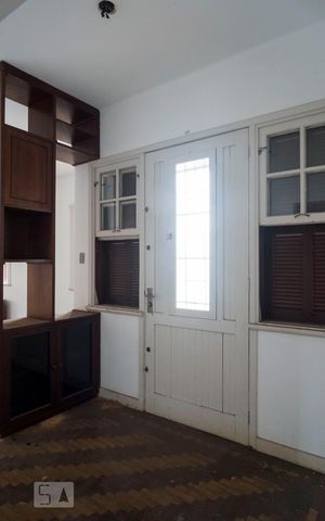 Casa à venda com 210m², 4 quartos e 3 vagasSala
