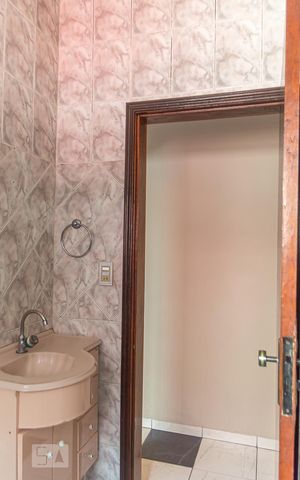 Casa à venda com 120m², 2 quartos e 2 vagasBanheiro