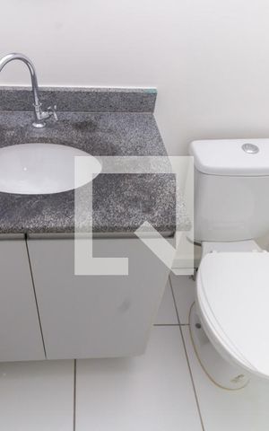 Apartamento à venda com 47m², 2 quartos e sem vaga Apartamento à venda com 47m², 2 quartos e sem vagaBanheiro