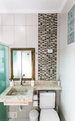 Casa de condomínio para alugar com 110m², 3 quartos e 2 vagasBanheiro Social