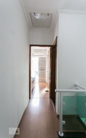Casa de condomínio para alugar com 110m², 3 quartos e 2 vagasCorredor