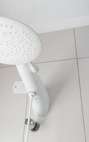 Casa de condomínio para alugar com 110m², 3 quartos e 2 vagasBanheiro Social