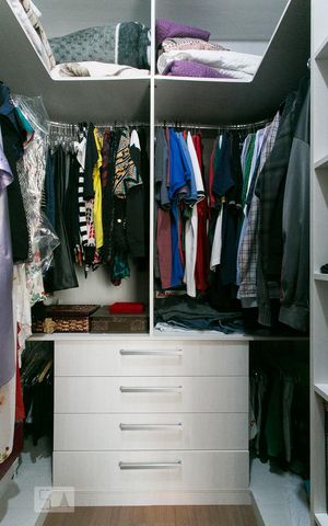 Casa de condomínio para alugar com 110m², 3 quartos e 2 vagasCloset da Suíte (Quarto 2)