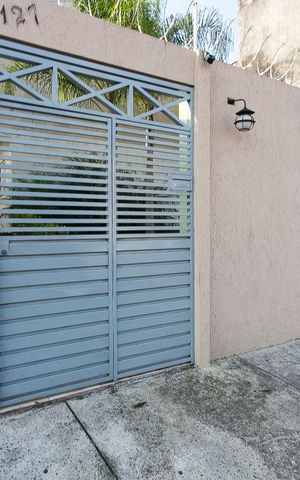 Casa de condomínio para alugar com 110m², 3 quartos e 2 vagasFachada