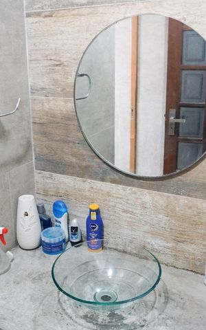 Casa à venda com 250m², 3 quartos e 2 vagas Casa à venda com 250m², 3 quartos e 2 vagasBanheiro