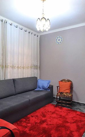 Casa à venda com 216m², 2 quartos e 2 vagasSala