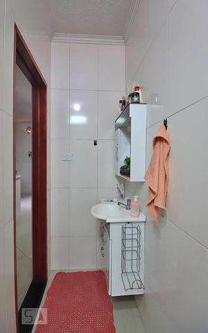 Casa à venda com 216m², 2 quartos e 2 vagasBanheiro