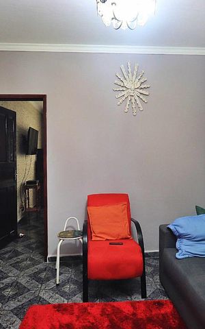 Casa à venda com 216m², 2 quartos e 2 vagasSala