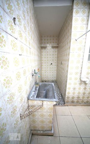 Casa para alugar com 76m², 2 quartos e 1 vagaÁrea de Serviço