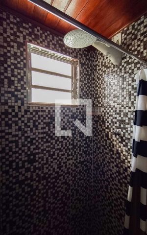 Casa à venda com 240m², 4 quartos e 4 vagas Casa à venda com 240m², 4 quartos e 4 vagasBanheiro da Suíte 1