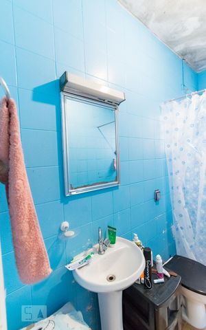 Casa à venda com 150m², 2 quartos e 2 vagas Casa à venda com 150m², 2 quartos e 2 vagasBanheiro Social
