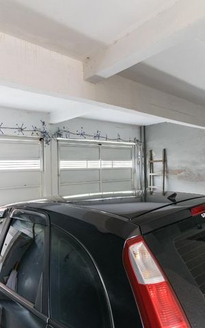 Casa à venda com 150m², 2 quartos e 2 vagas Casa à venda com 150m², 2 quartos e 2 vagasGaragem