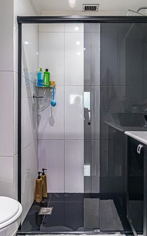Apartamento à venda com 81m², 2 quartos e 1 vaga Apartamento à venda com 81m², 2 quartos e 1 vagaBanheiro da Suíte