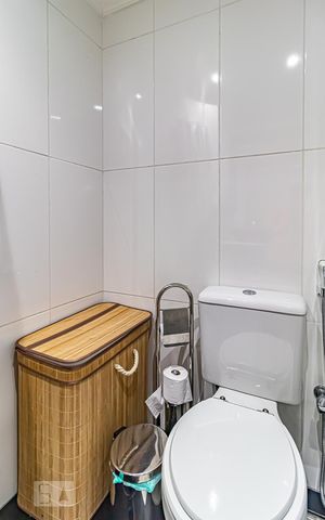 Apartamento à venda com 81m², 2 quartos e 1 vaga Apartamento à venda com 81m², 2 quartos e 1 vagaBanheiro da Suíte