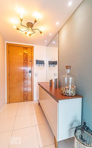 Apartamento à venda com 81m², 2 quartos e 1 vaga Apartamento à venda com 81m², 2 quartos e 1 vagaHall de Entrada