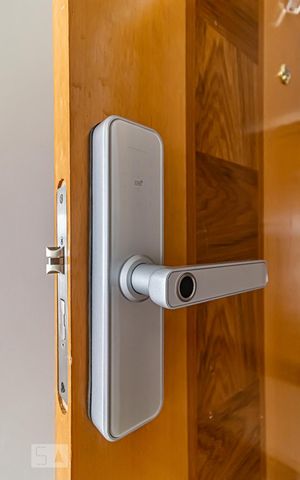 Apartamento à venda com 81m², 2 quartos e 1 vaga Apartamento à venda com 81m², 2 quartos e 1 vagaFechadura Eletrônica