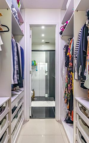Apartamento à venda com 81m², 2 quartos e 1 vaga Apartamento à venda com 81m², 2 quartos e 1 vagaCloset do quarto 2