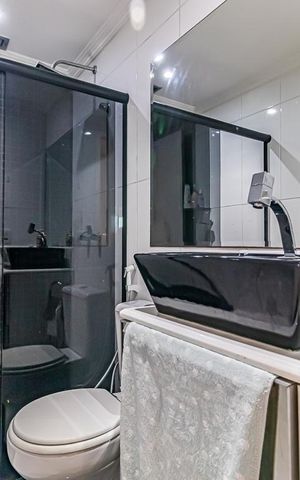 Apartamento à venda com 81m², 2 quartos e 1 vaga Apartamento à venda com 81m², 2 quartos e 1 vagaBanheiro Social