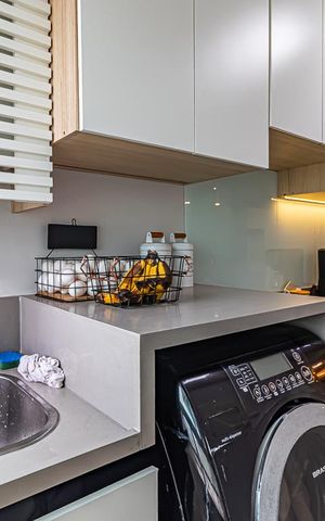 Apartamento à venda com 81m², 2 quartos e 1 vaga Apartamento à venda com 81m², 2 quartos e 1 vagaCozinha e Área de Serviço