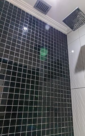 Apartamento à venda com 81m², 2 quartos e 1 vaga Apartamento à venda com 81m², 2 quartos e 1 vagaBanheiro Social