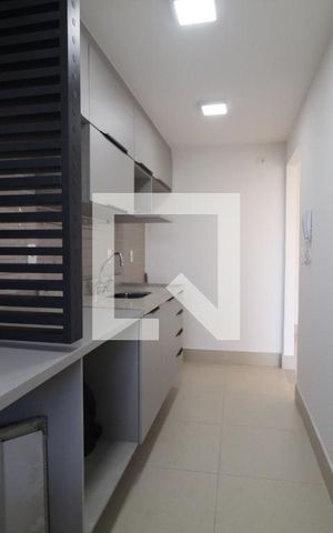 Apartamento à venda com 77m², 2 quartos e 1 vaga Apartamento à venda com 77m², 2 quartos e 1 vagaCozinha e Área de Serviço