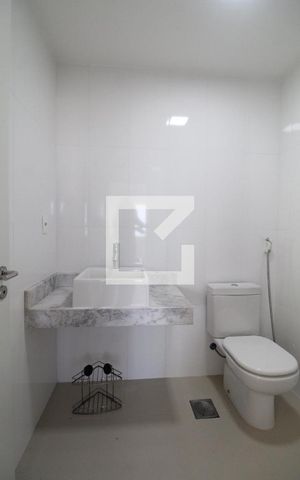 Apartamento à venda com 77m², 2 quartos e 1 vaga Apartamento à venda com 77m², 2 quartos e 1 vagaBanheiro Social