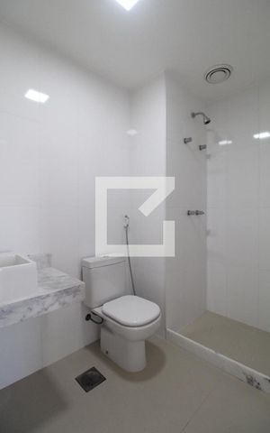 Apartamento à venda com 77m², 2 quartos e 1 vaga Apartamento à venda com 77m², 2 quartos e 1 vagaBanheiro Social