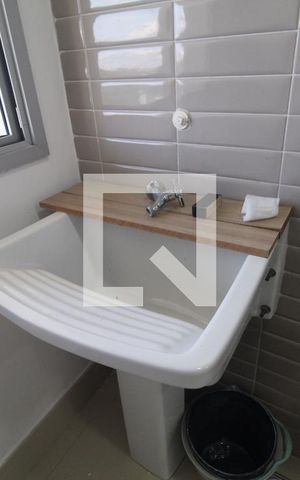 Apartamento à venda com 77m², 2 quartos e 1 vaga Apartamento à venda com 77m², 2 quartos e 1 vagaCozinha e Área de Serviço