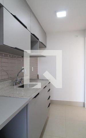 Apartamento à venda com 77m², 2 quartos e 1 vaga Apartamento à venda com 77m², 2 quartos e 1 vagaCozinha e Área de Serviço