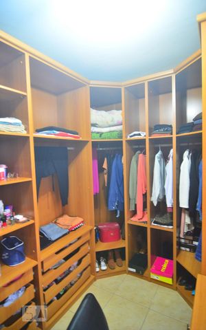 Apartamento para alugar com 74m², 2 quartos e 1 vagaCloset