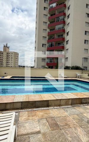 Apartamento à venda com 94m², 3 quartos e 3 vagas Apartamento à venda com 94m², 3 quartos e 3 vagasÁrea comum - Piscina