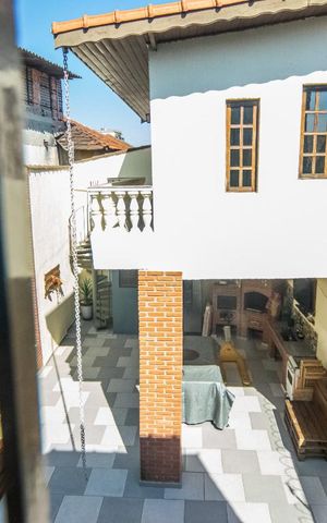Casa à venda com 228m², 4 quartos e 2 vagas Casa à venda com 228m², 4 quartos e 2 vagasQuarto 3