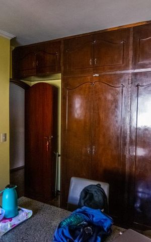 Casa à venda com 228m², 4 quartos e 2 vagas Casa à venda com 228m², 4 quartos e 2 vagasQuarto 3