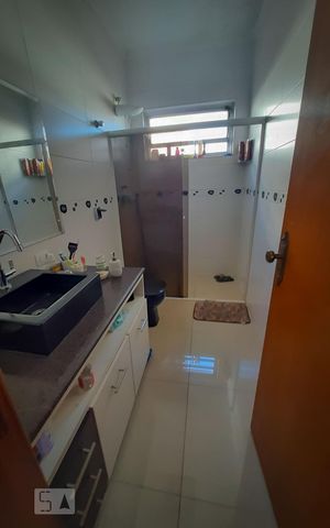 Casa à venda com 450m², 3 quartos e 3 vagasBanheiro