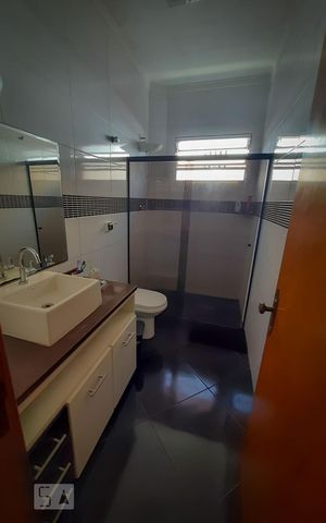 Casa à venda com 450m², 3 quartos e 3 vagasBanheiro Suite
