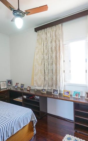 Casa à venda com 365m², 3 quartos e 2 vagas Casa à venda com 365m², 3 quartos e 2 vagasQuarto 01