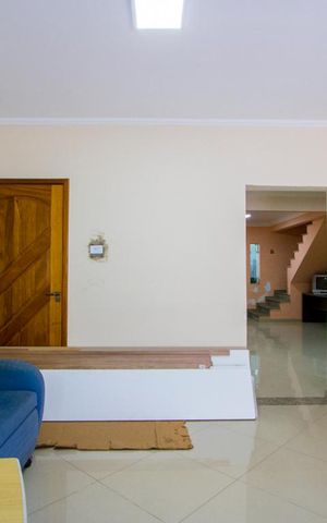 Casa à venda com 200m², 3 quartos e sem vaga Casa à venda com 200m², 3 quartos e sem vagaBanheiro social