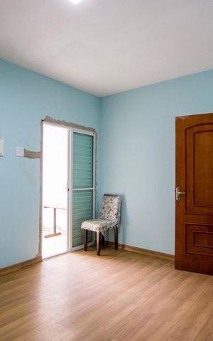 Casa à venda com 200m², 3 quartos e sem vaga Casa à venda com 200m², 3 quartos e sem vagaQuarto 2 - Suíte