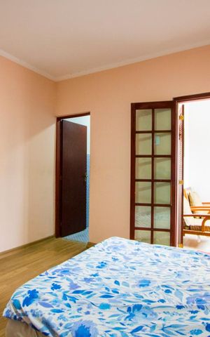 Casa à venda com 200m², 3 quartos e sem vaga Casa à venda com 200m², 3 quartos e sem vagaQuarto 1 - Suíte