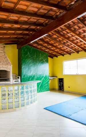 Casa à venda com 200m², 3 quartos e sem vaga Casa à venda com 200m², 3 quartos e sem vagaEspaço gourmet