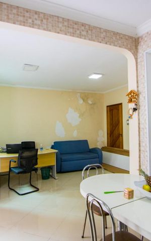Casa à venda com 200m², 3 quartos e sem vaga Casa à venda com 200m², 3 quartos e sem vagaCozinha