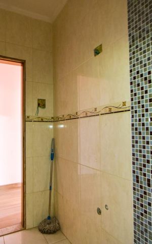 Casa à venda com 200m², 3 quartos e sem vaga Casa à venda com 200m², 3 quartos e sem vagaBanheiro social