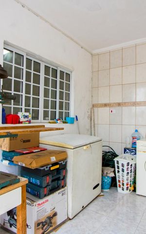 Casa à venda com 200m², 3 quartos e sem vaga Casa à venda com 200m², 3 quartos e sem vagaÁrea de serviço