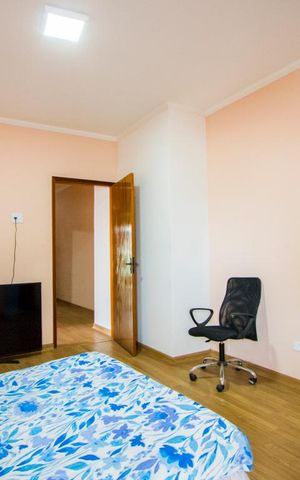 Casa à venda com 200m², 3 quartos e sem vaga Casa à venda com 200m², 3 quartos e sem vagaQuarto 1 - Suíte