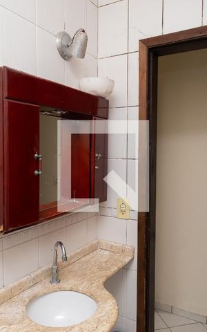 Casa à venda com 106m², 3 quartos e 2 vagas Casa à venda com 106m², 3 quartos e 2 vagasBanheiro