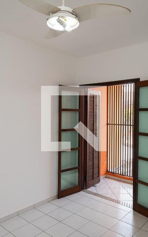 Casa à venda com 106m², 3 quartos e 2 vagas Casa à venda com 106m², 3 quartos e 2 vagasSuíte