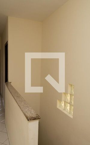 Casa à venda com 106m², 3 quartos e 2 vagas Casa à venda com 106m², 3 quartos e 2 vagasCorredor Quarto